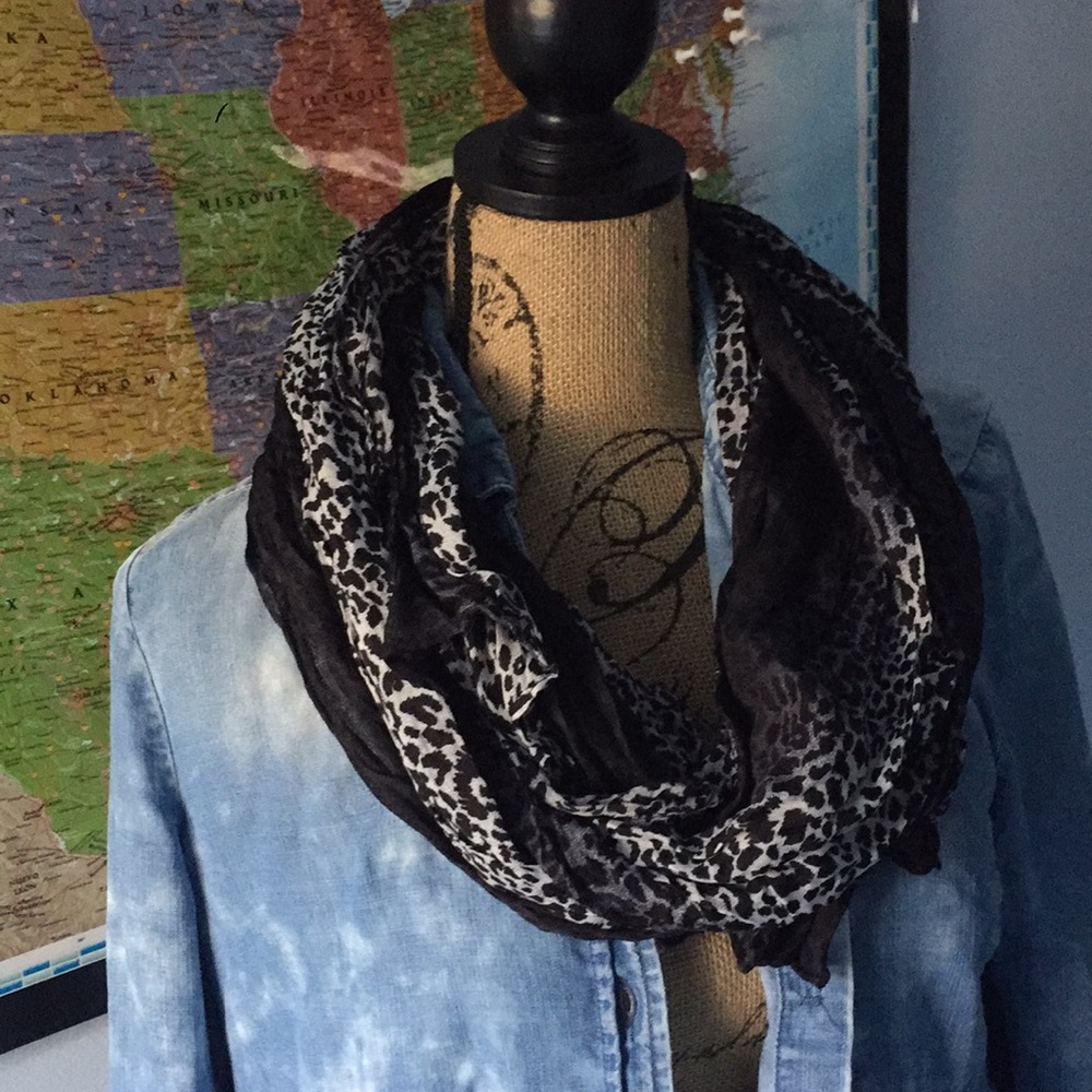 Grey Leopard Print Scarf